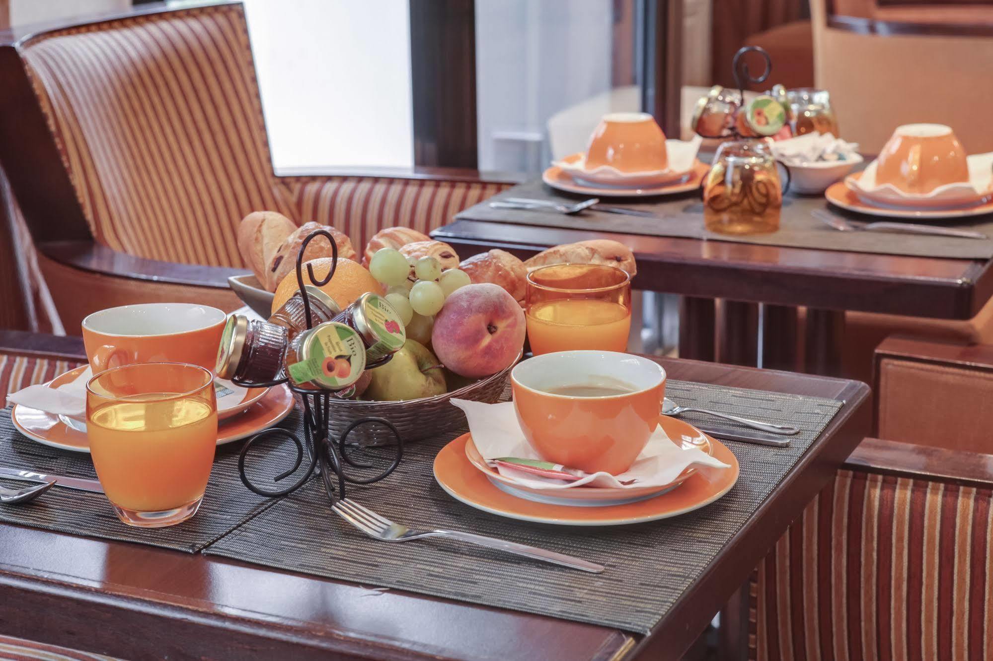 Hotel Vaneau Saint Germain Париж Екстериор снимка